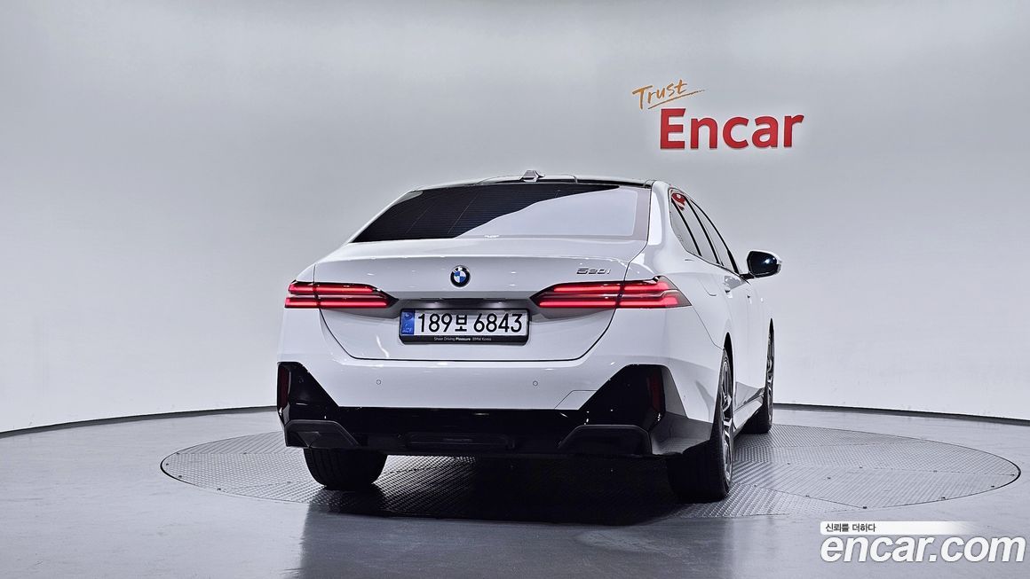 BMW 5-Series 2024