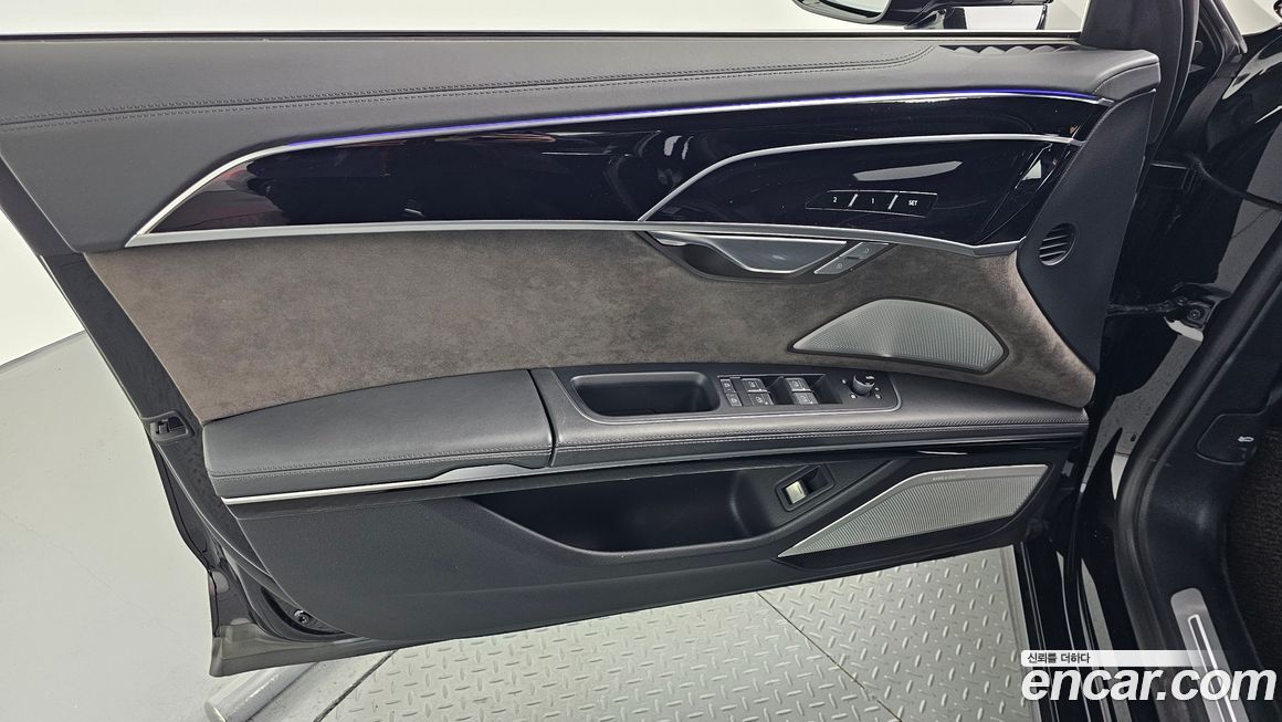 Audi A8 2021