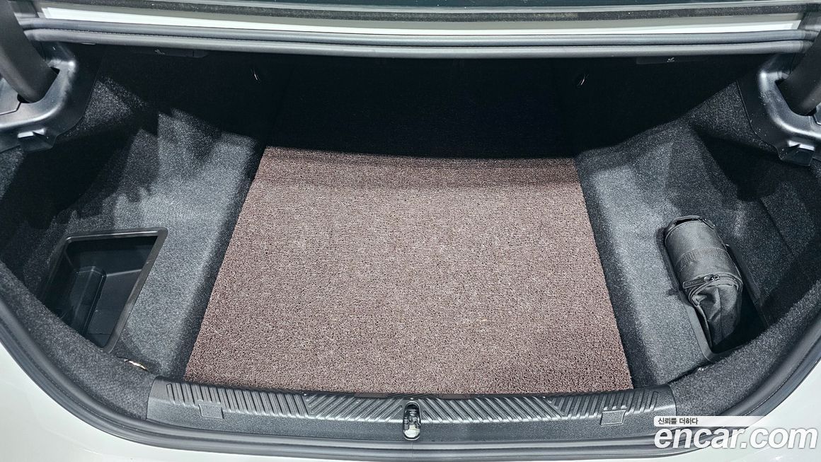 BMW 5-Series 2024