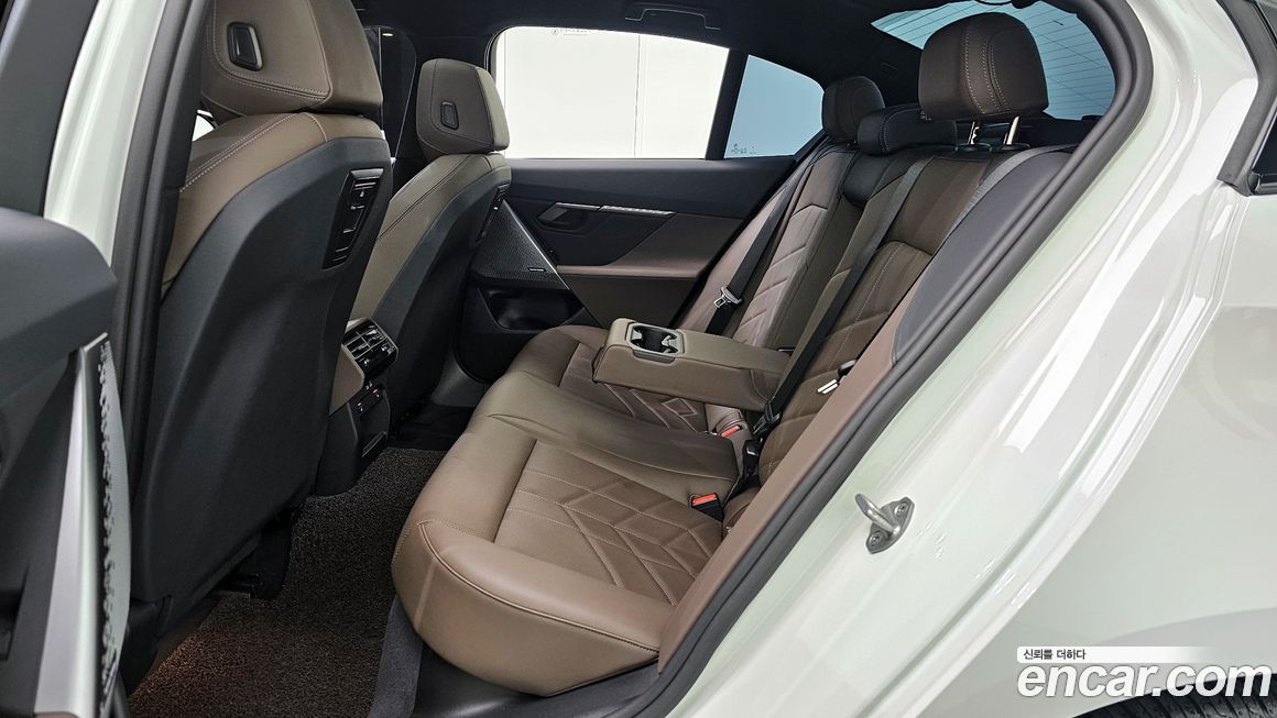 BMW 5-Series 2024