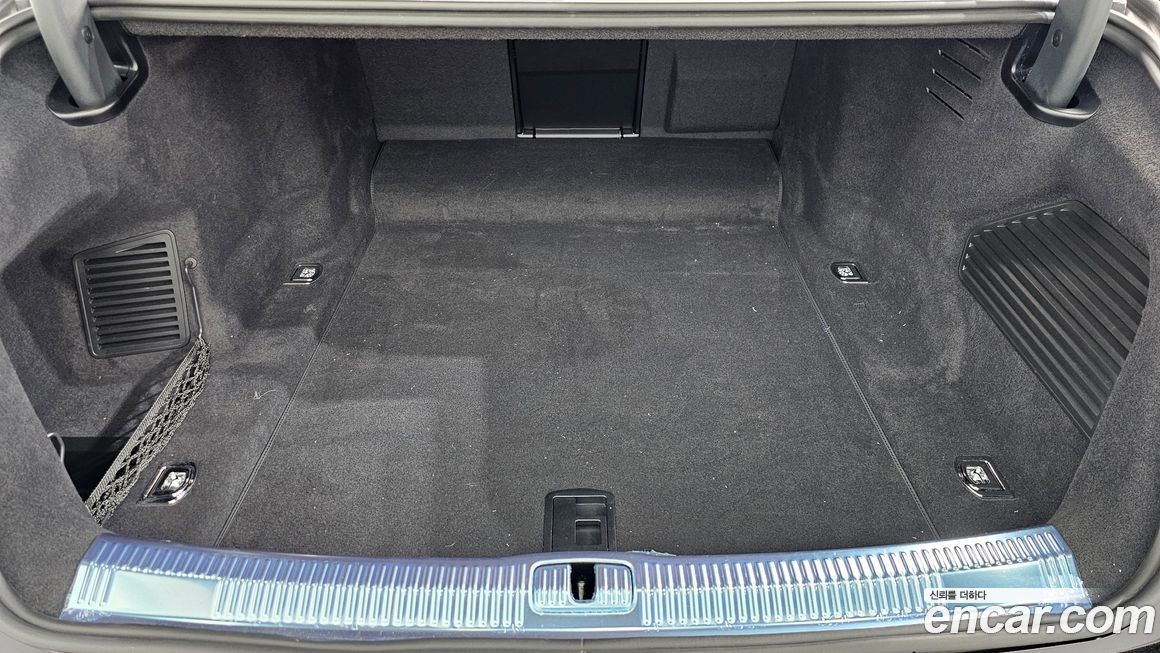 Audi A8 2021