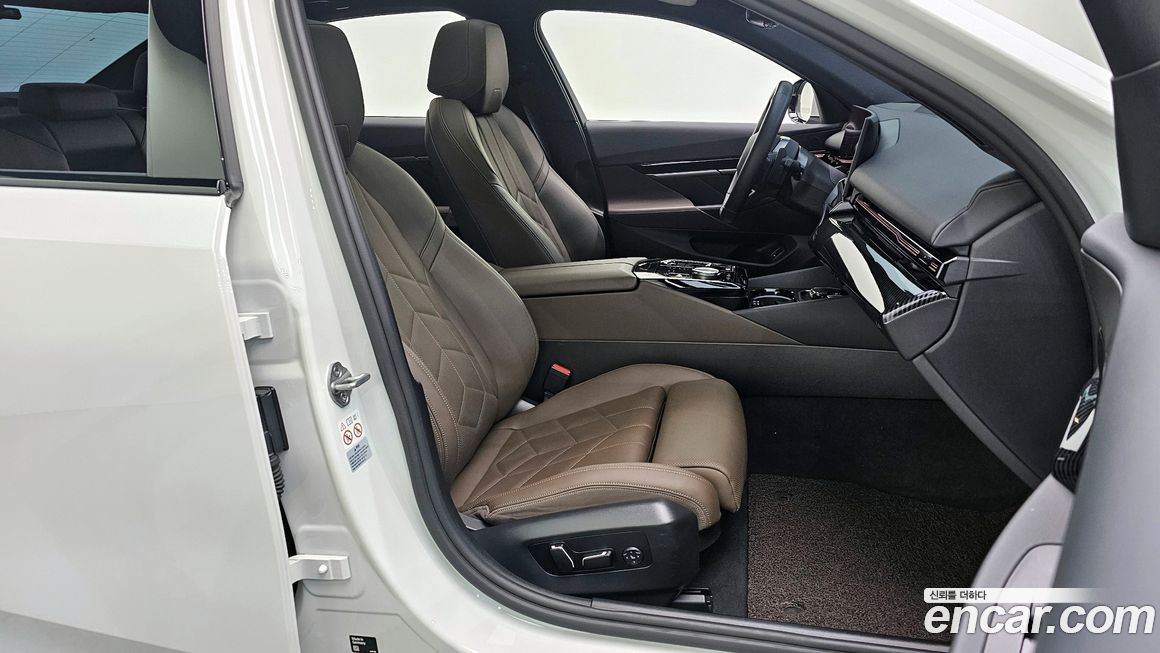 BMW 5-Series 2024