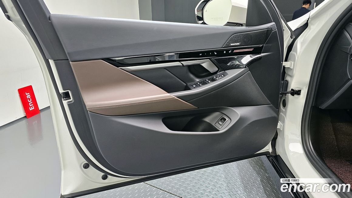BMW 5-Series 2024