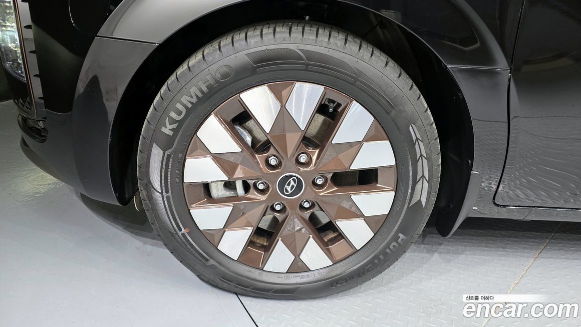 Hyundai Staria 2023
