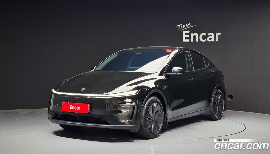 Tesla Model Y 2025