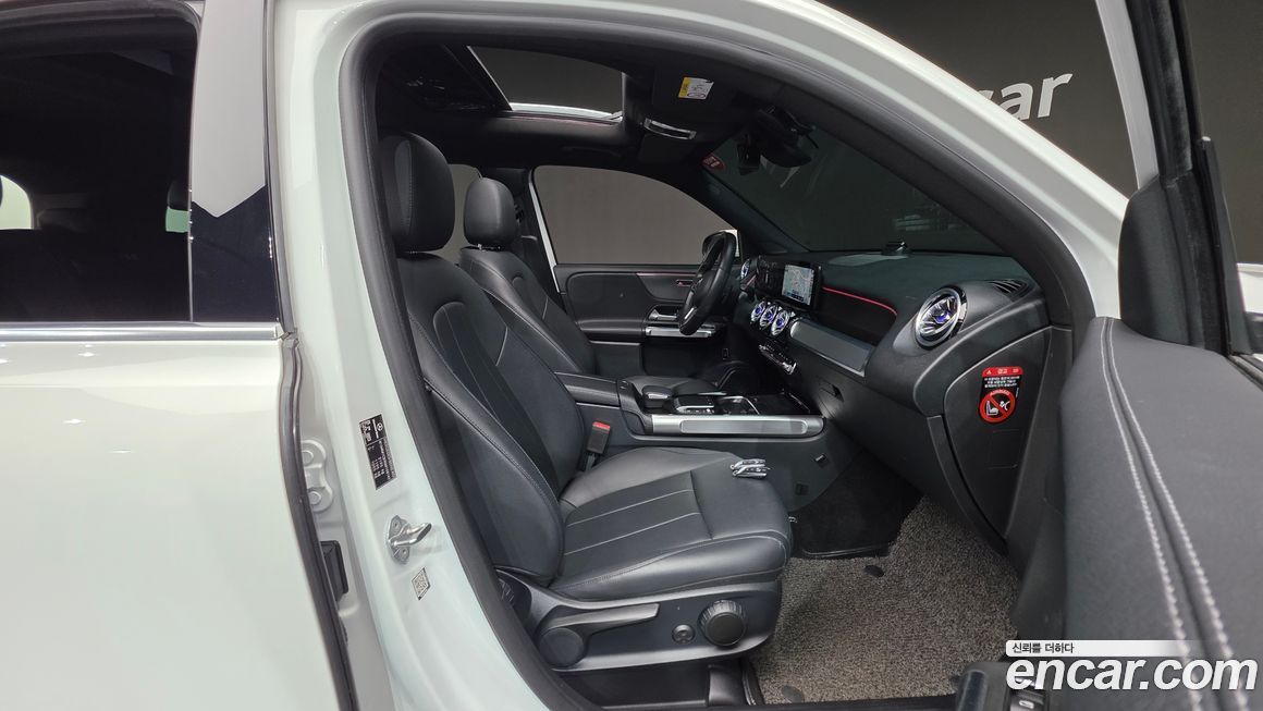 Mercedes-Benz GLB-Class 2022