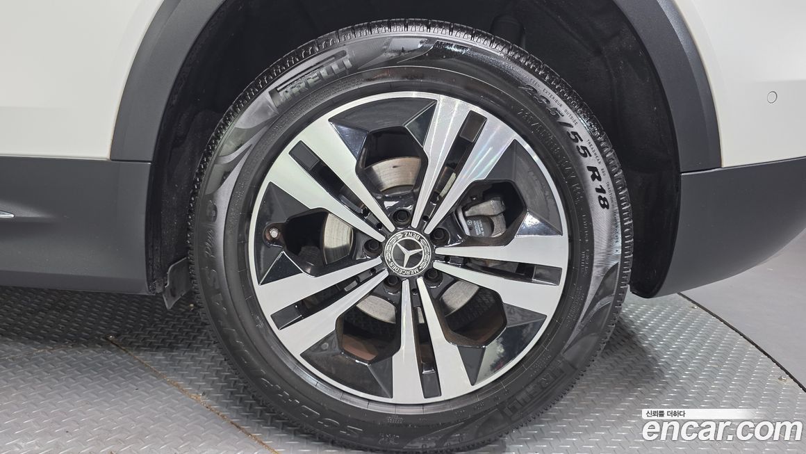 Mercedes-Benz GLB-Class 2022