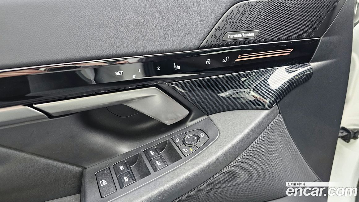 BMW 5-Series 2024