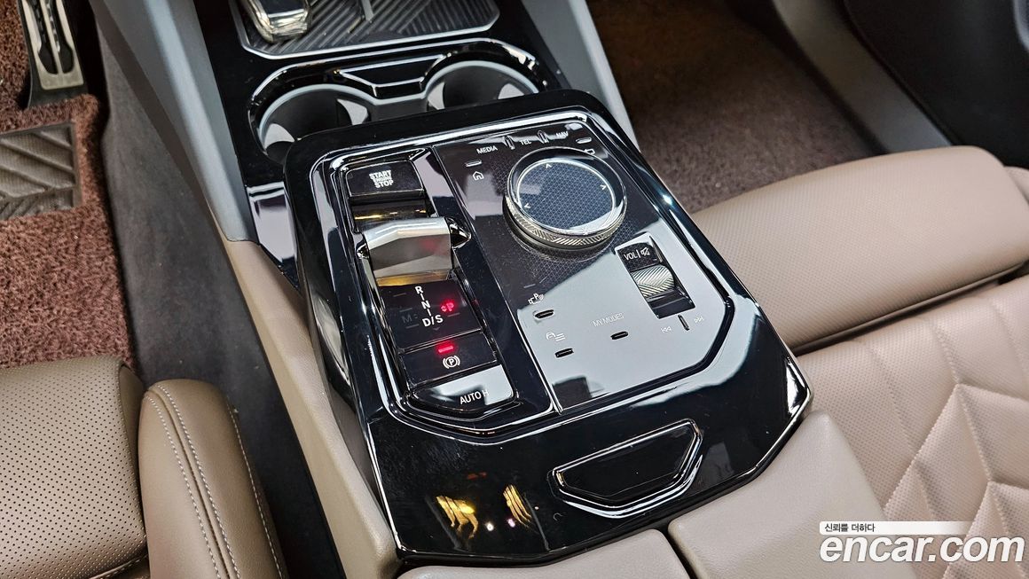 BMW 5-Series 2024