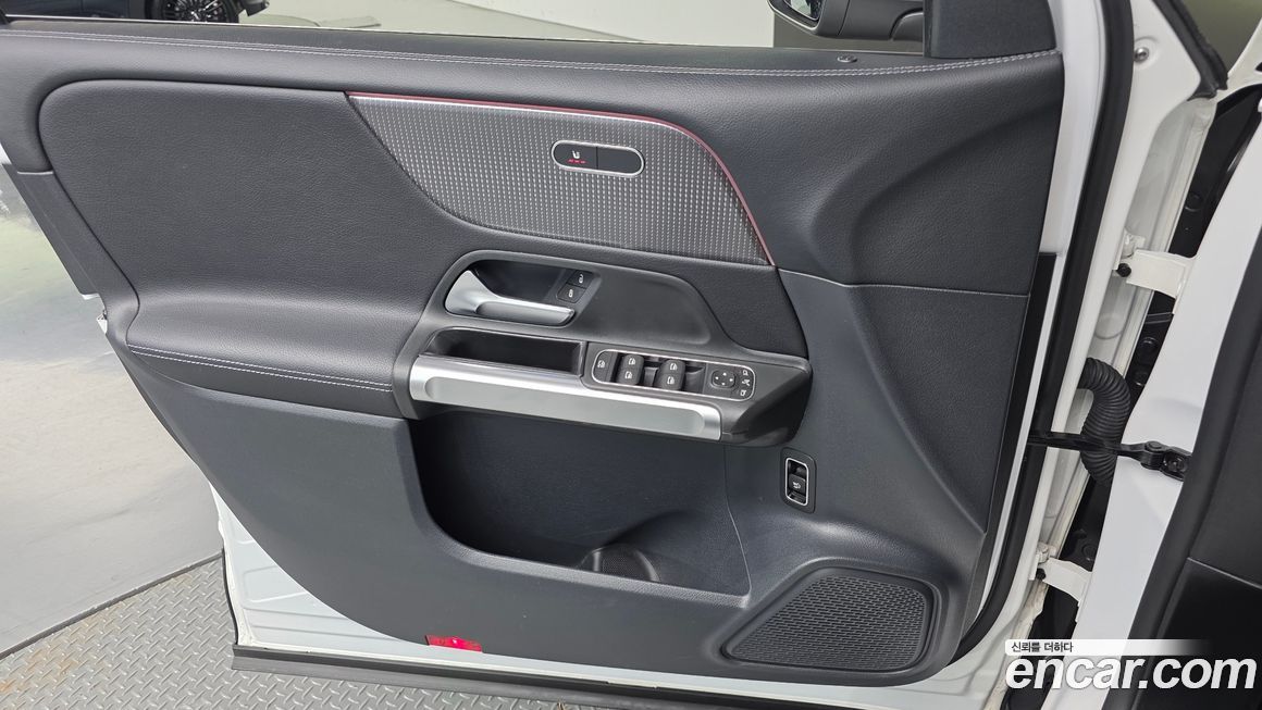 Mercedes-Benz GLB-Class 2022