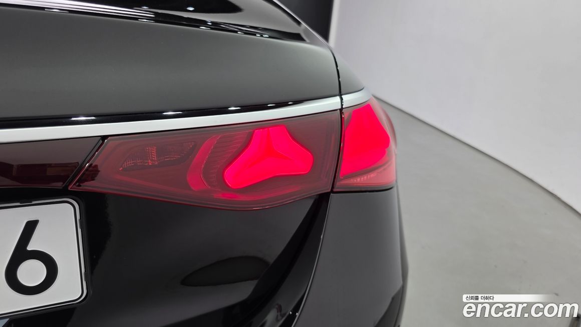 Mercedes-Benz E-Class 2025