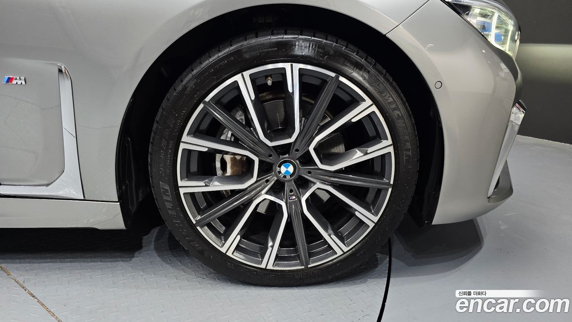 BMW 7-Series 2021