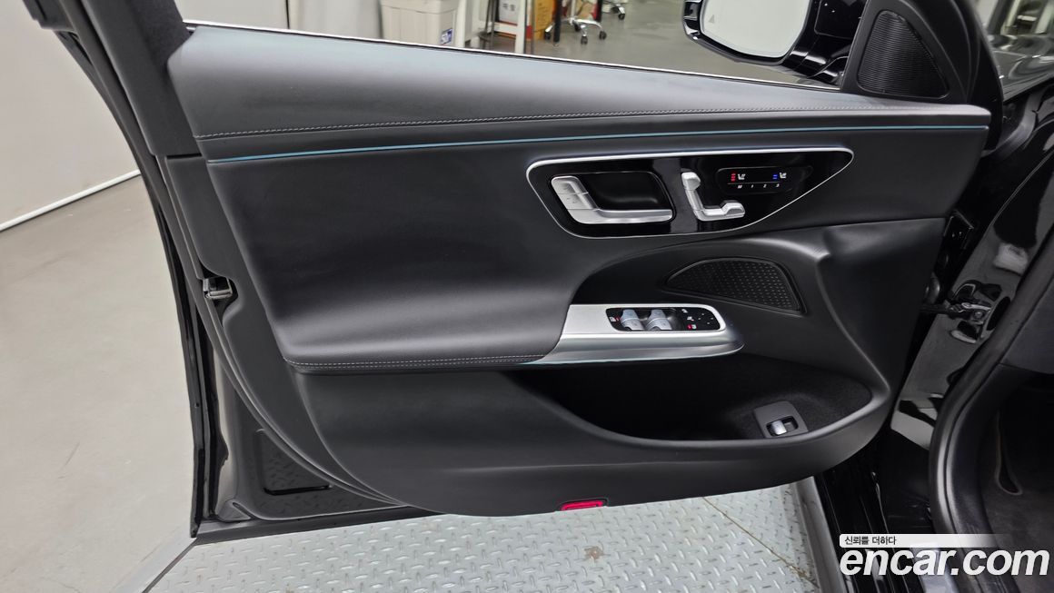 Mercedes-Benz E-Class 2025