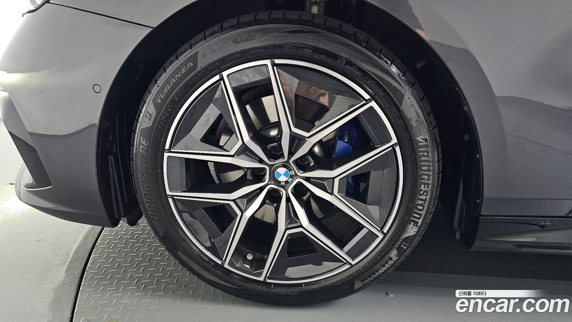 BMW 5-Series 2024