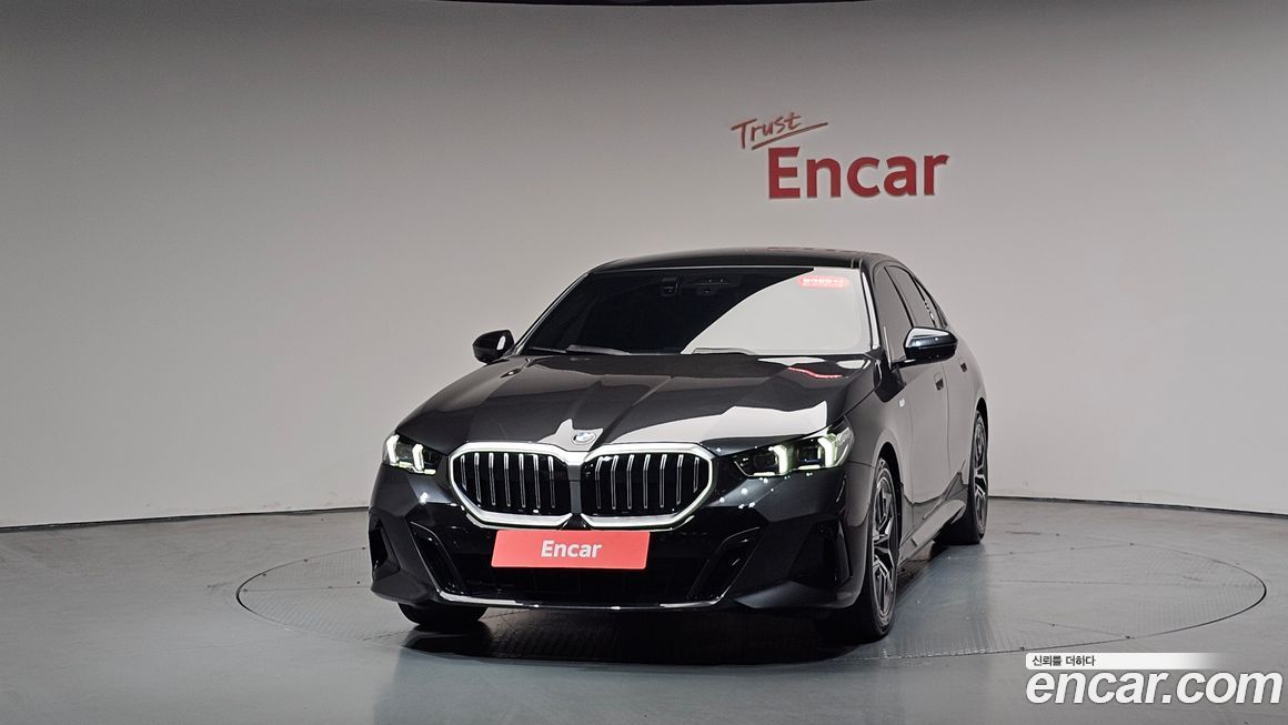 BMW 5-Series 2024