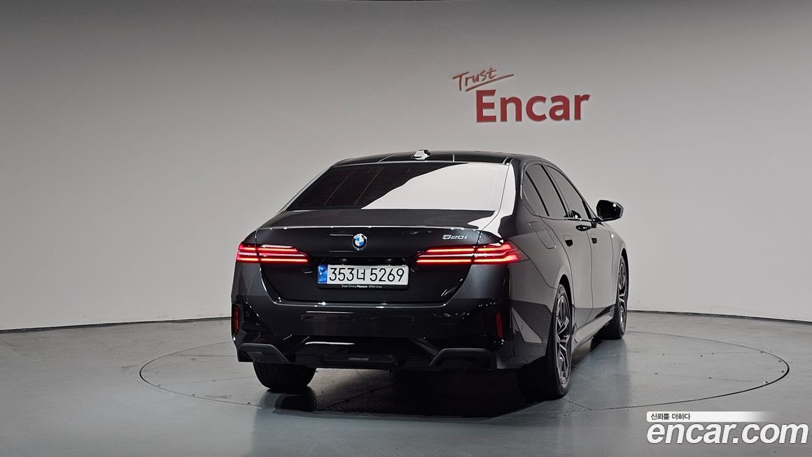 BMW 5-Series 2024