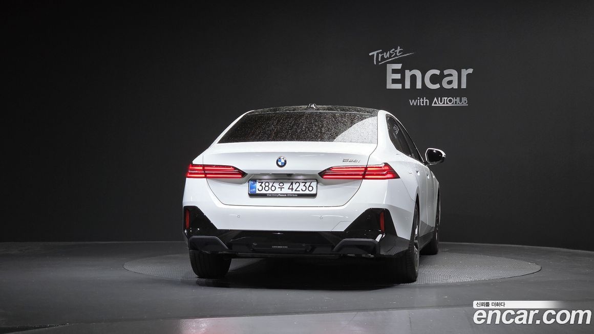BMW 5-Series 2025