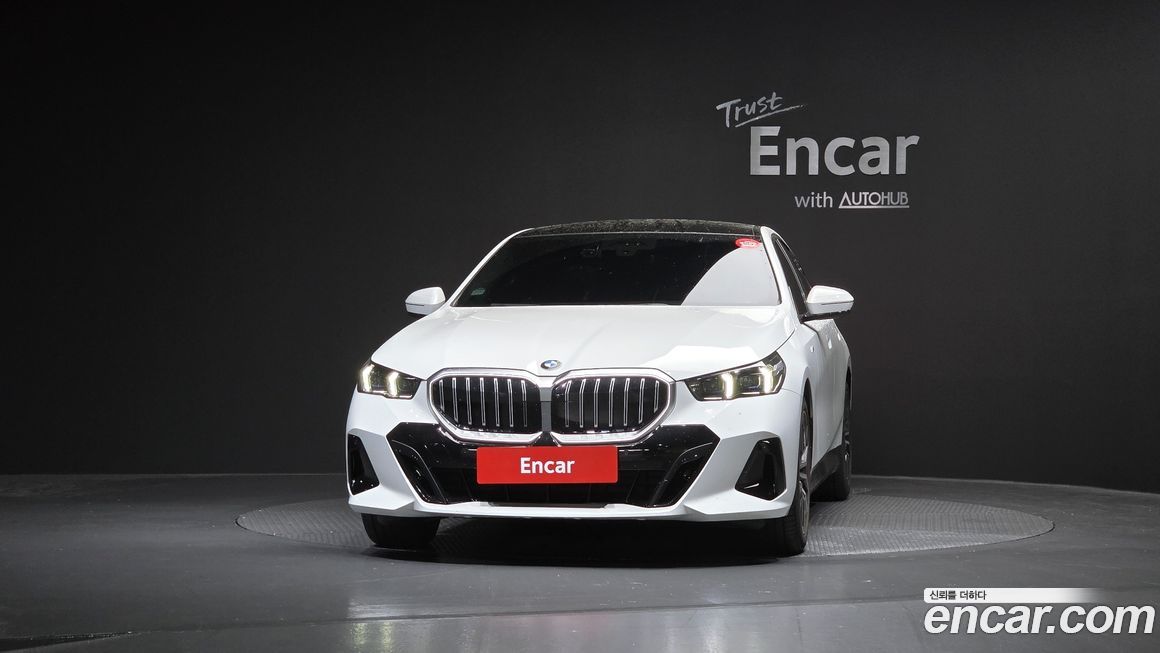 BMW 5-Series 2025