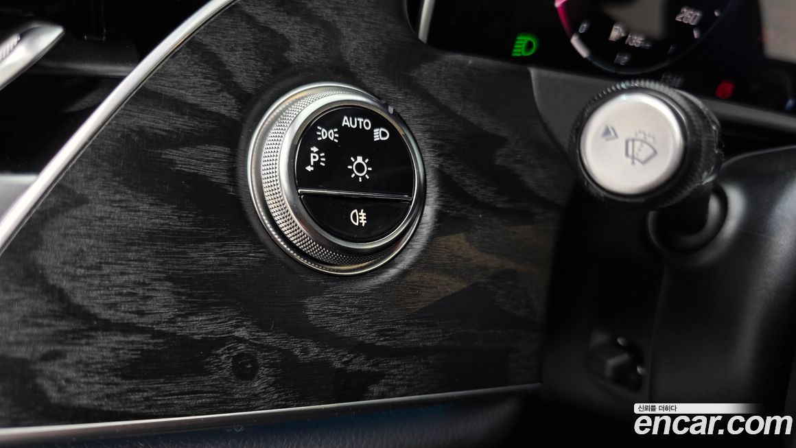 Mercedes-Benz E-Class 2025