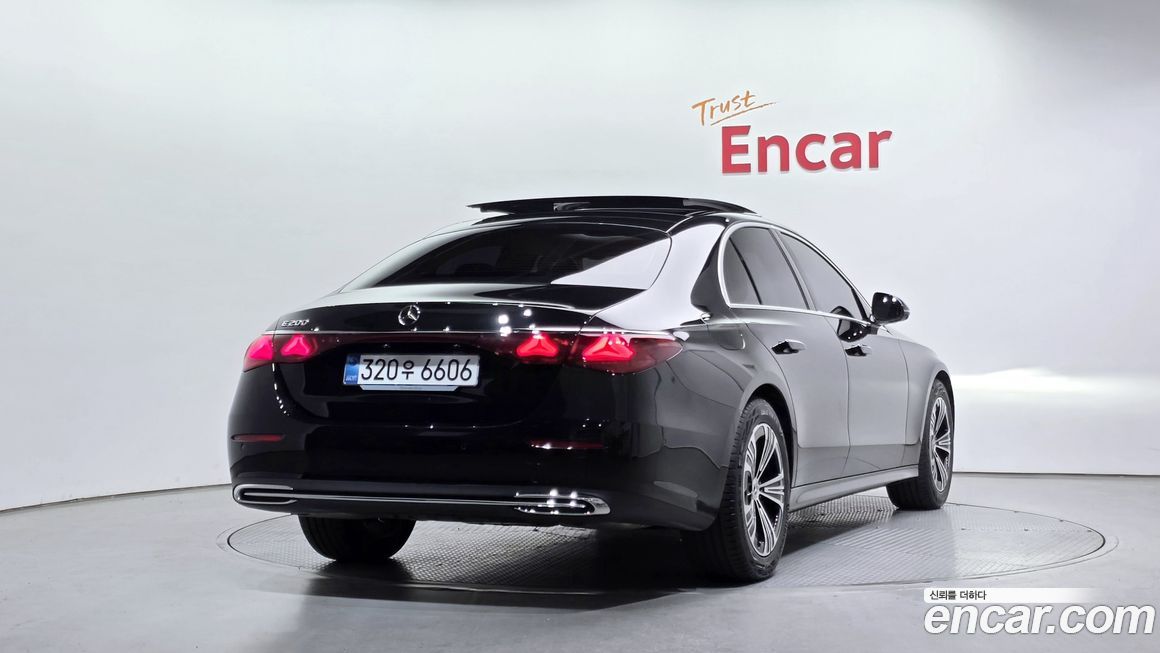 Mercedes-Benz E-Class 2025