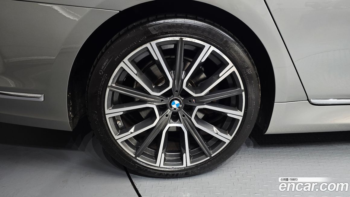 BMW 7-Series 2021