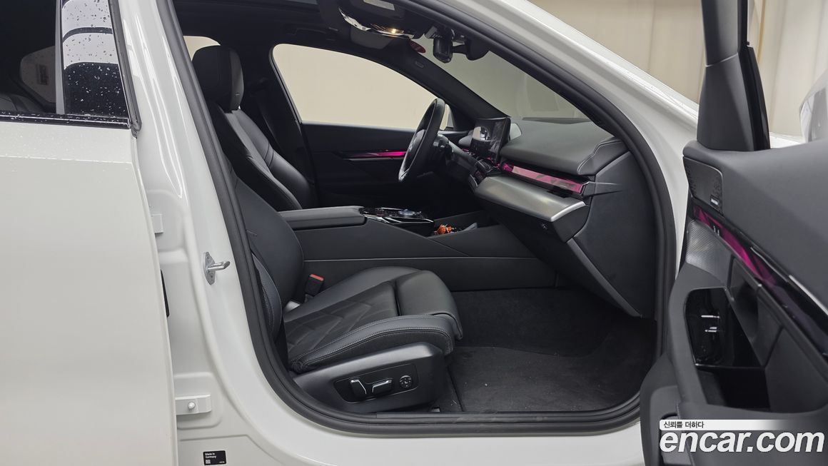 BMW 5-Series 2025