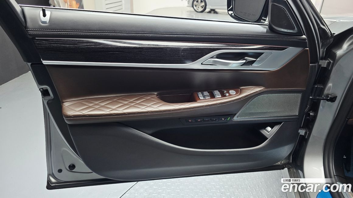 BMW 7-Series 2021