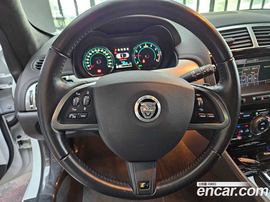 Jaguar XKR 2012