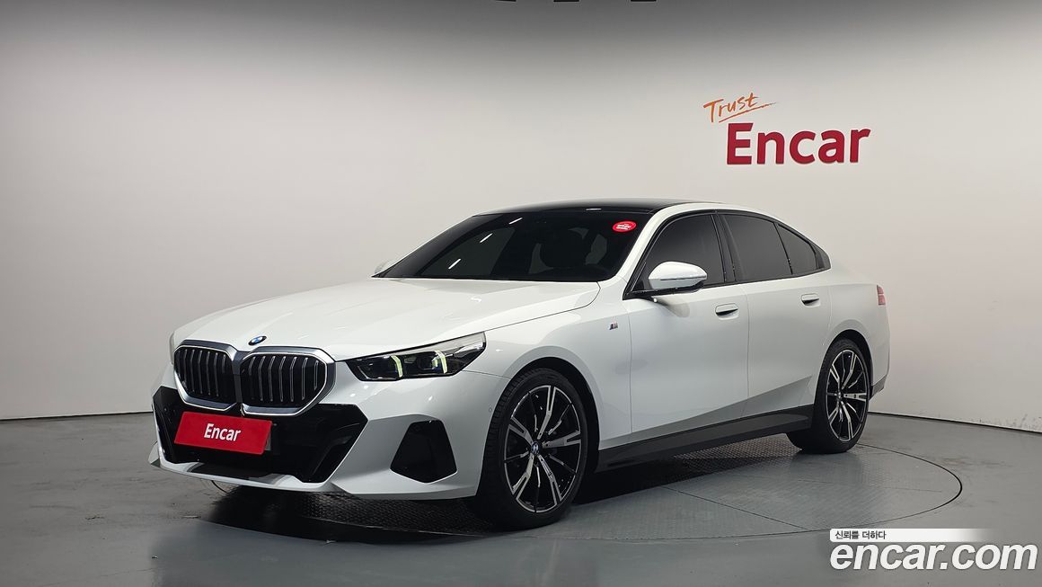 BMW 5-Series 2024