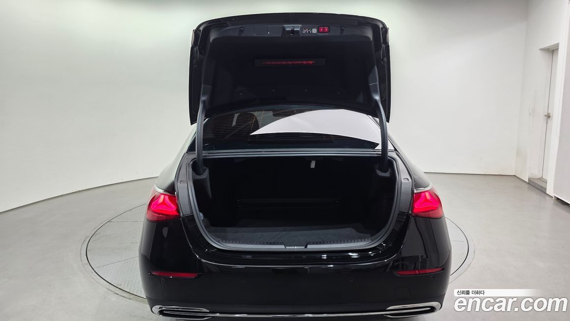 Mercedes-Benz E-Class 2025