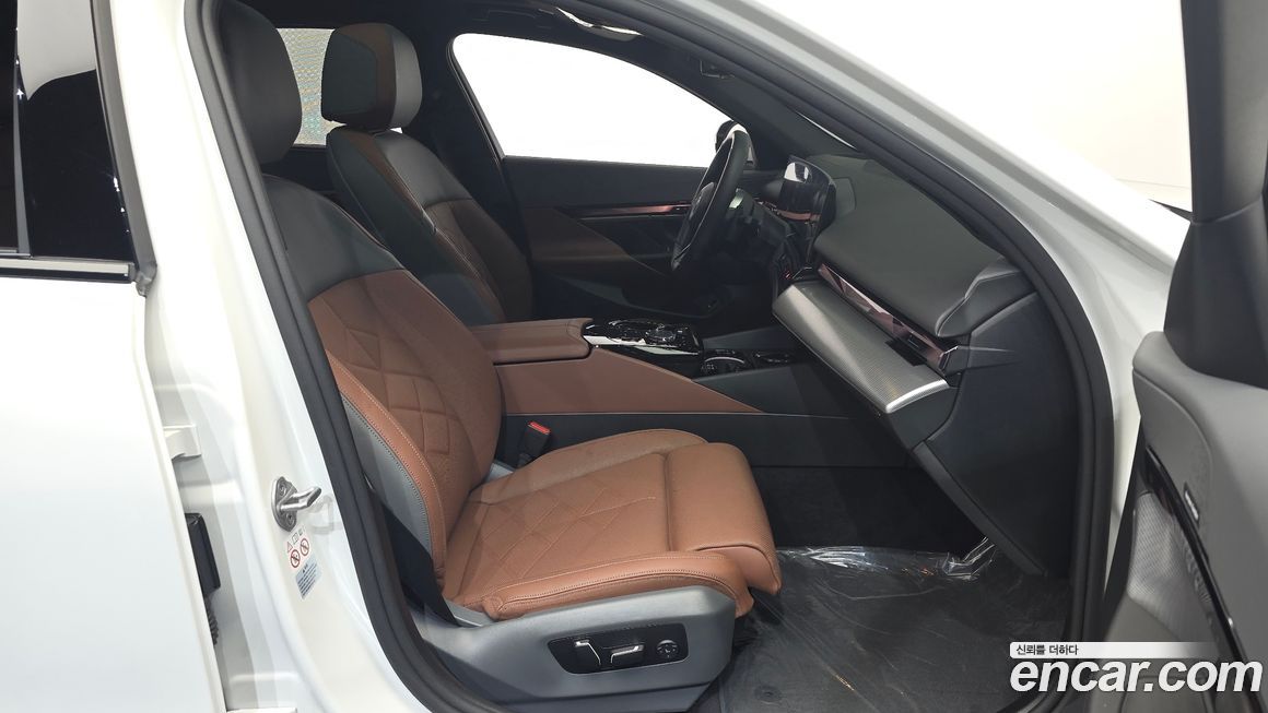 BMW 5-Series 2024