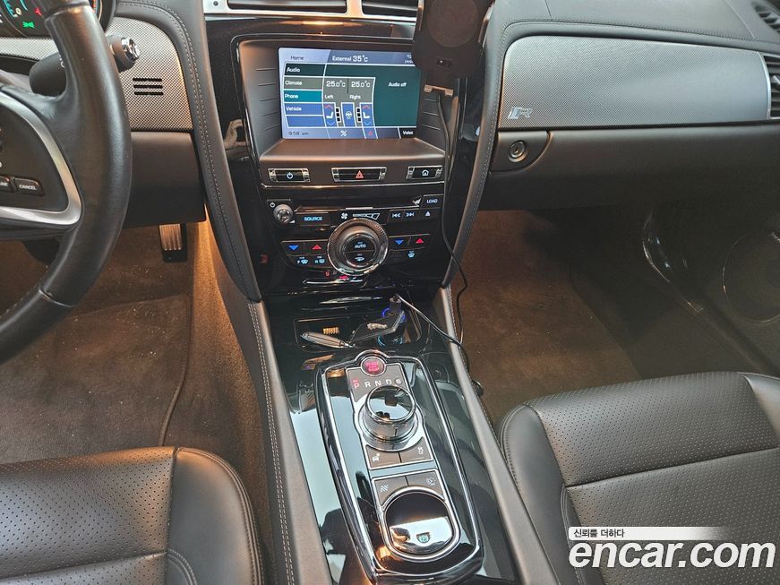 Jaguar XKR 2012