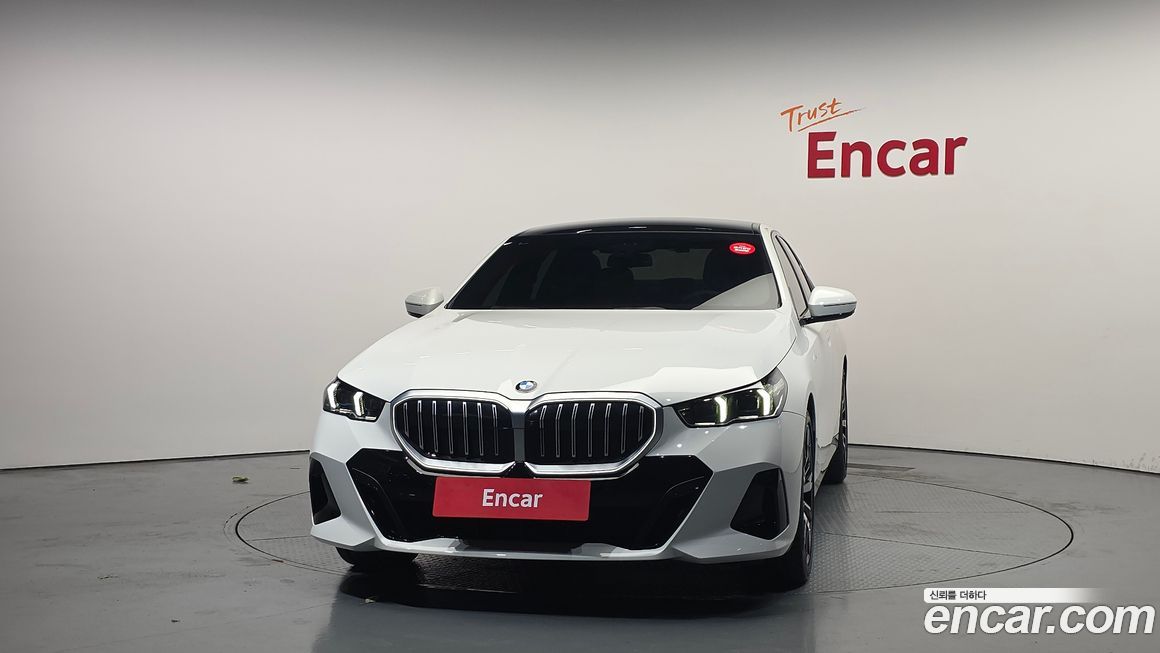 BMW 5-Series 2024