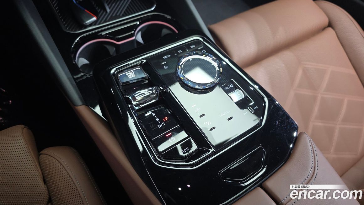 BMW 5-Series 2024