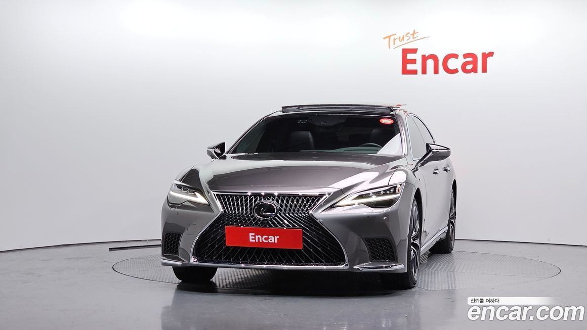 Lexus LS 2023