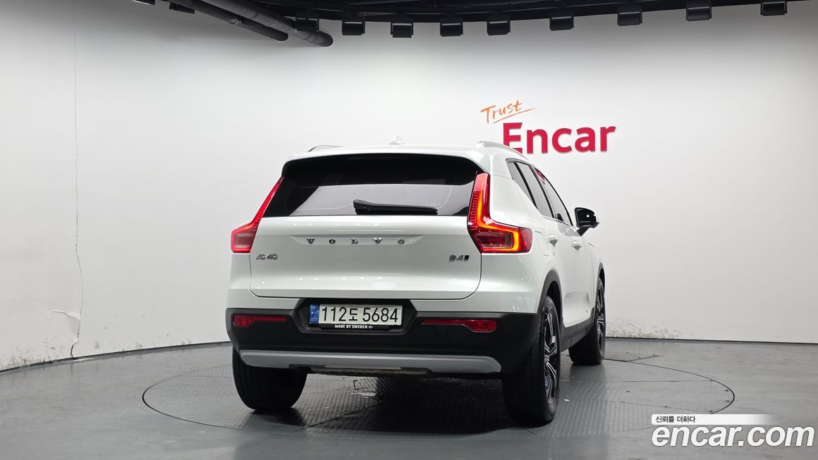 Volvo XC40 2021