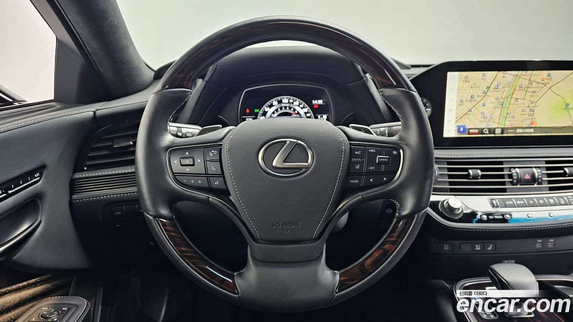 Lexus LS 2023