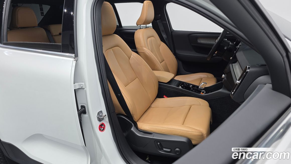 Volvo XC40 2021