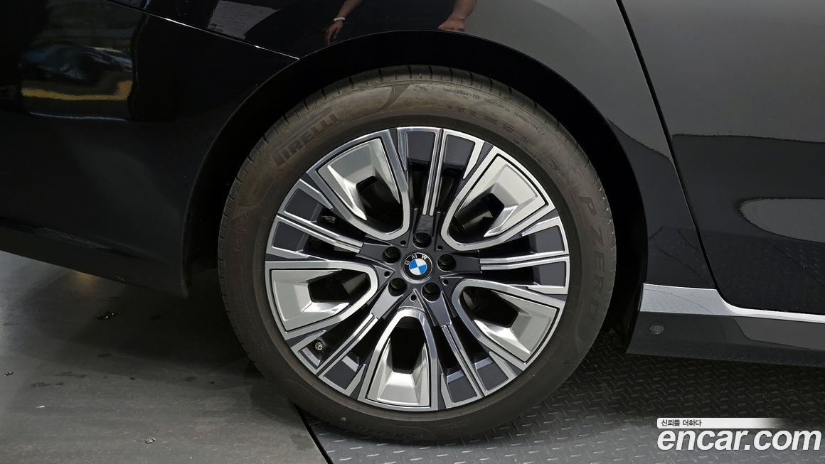 BMW 7-Series 2023