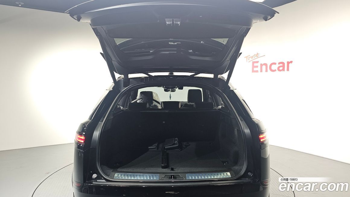 Land Rover Range Rover Velar 2025