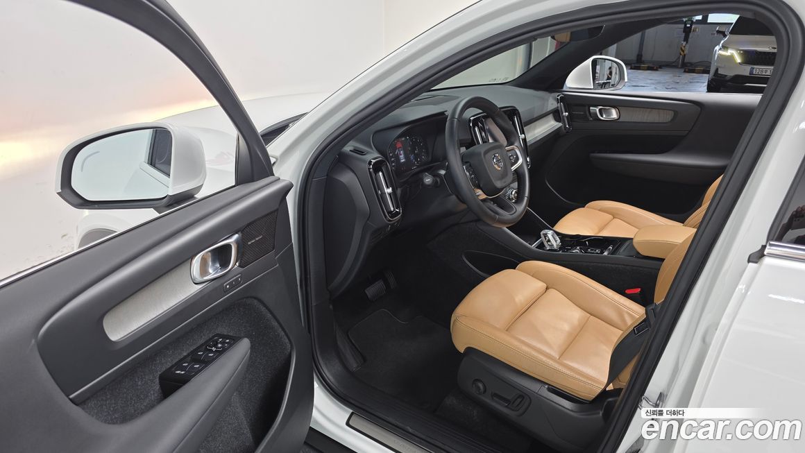 Volvo XC40 2021