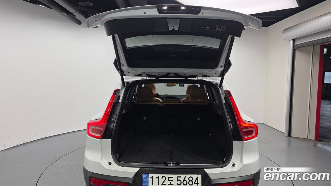 Volvo XC40 2021