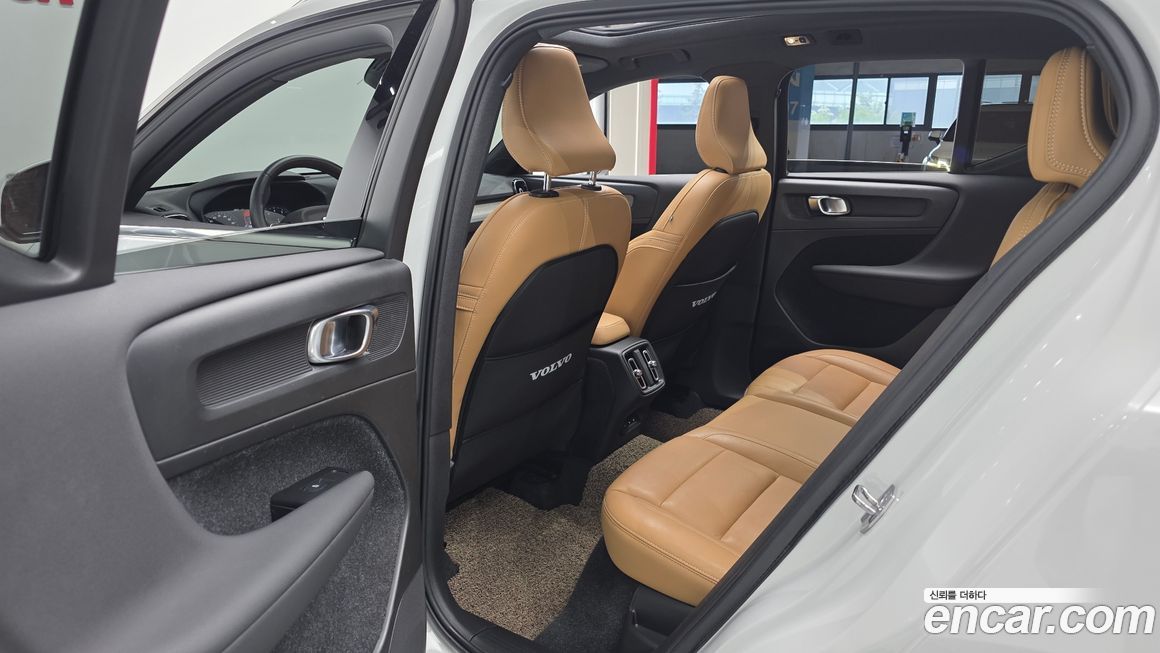 Volvo XC40 2021