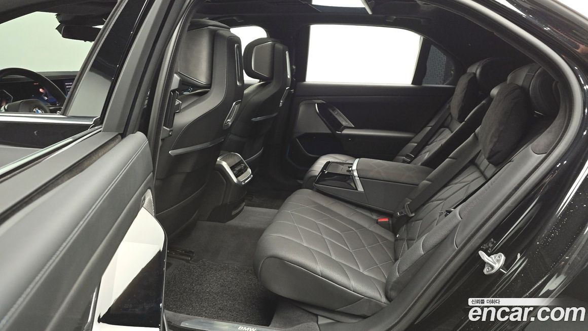 BMW 7-Series 2023