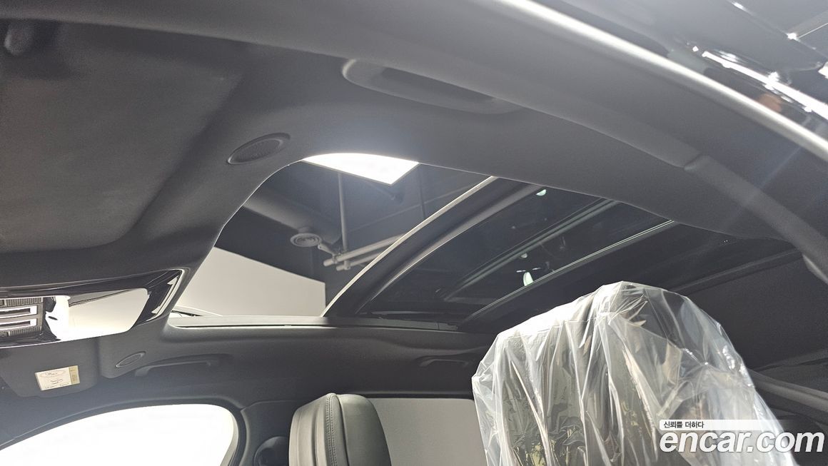 Land Rover Range Rover Velar 2025