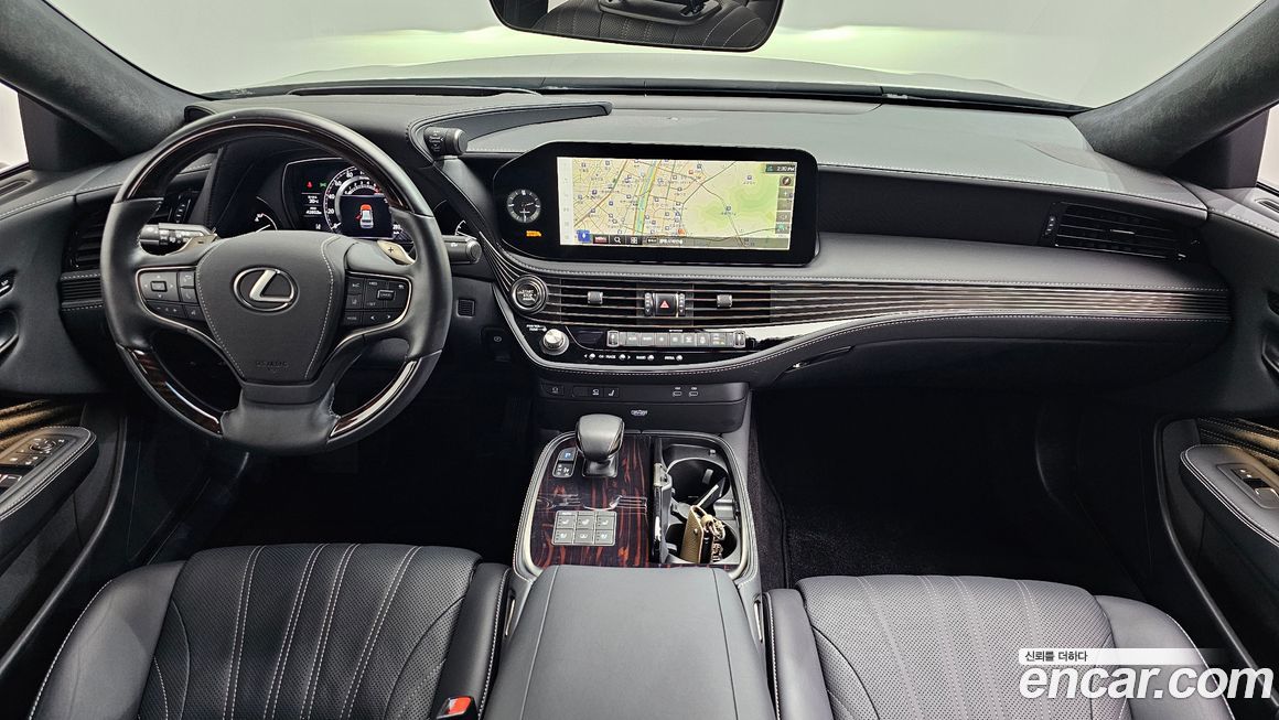 Lexus LS 2023