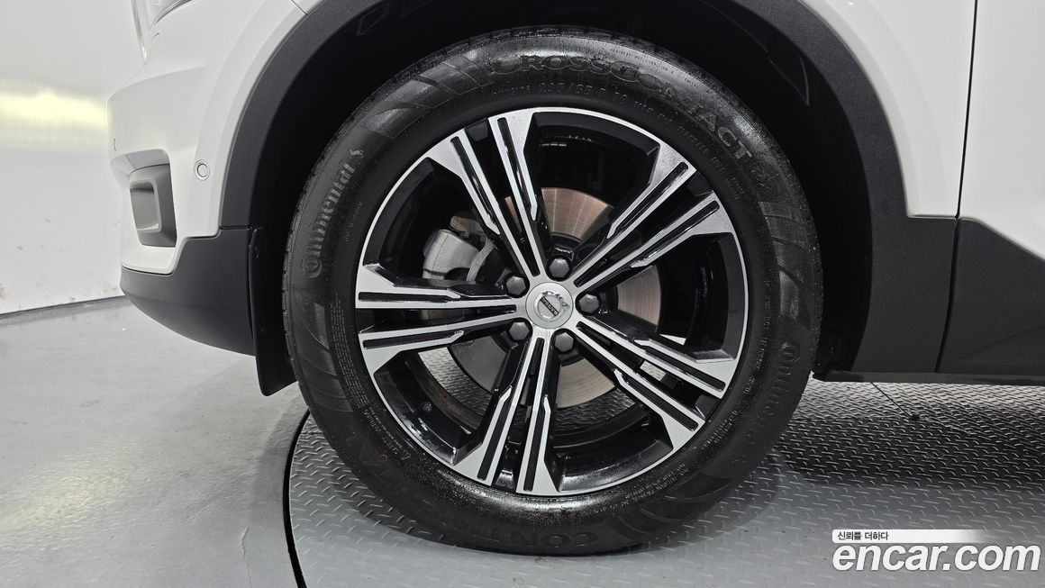 Volvo XC40 2021