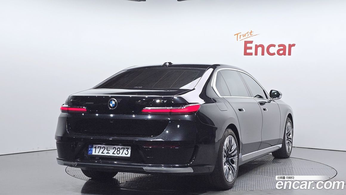 BMW 7-Series 2023