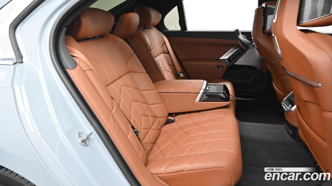 BMW 7-Series 2024