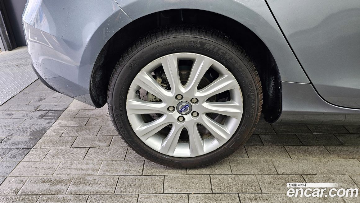 Volvo V40 2015